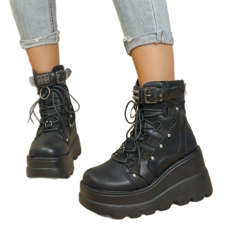 Dunkle Unisex Plateau-Boots im Punk-Stil