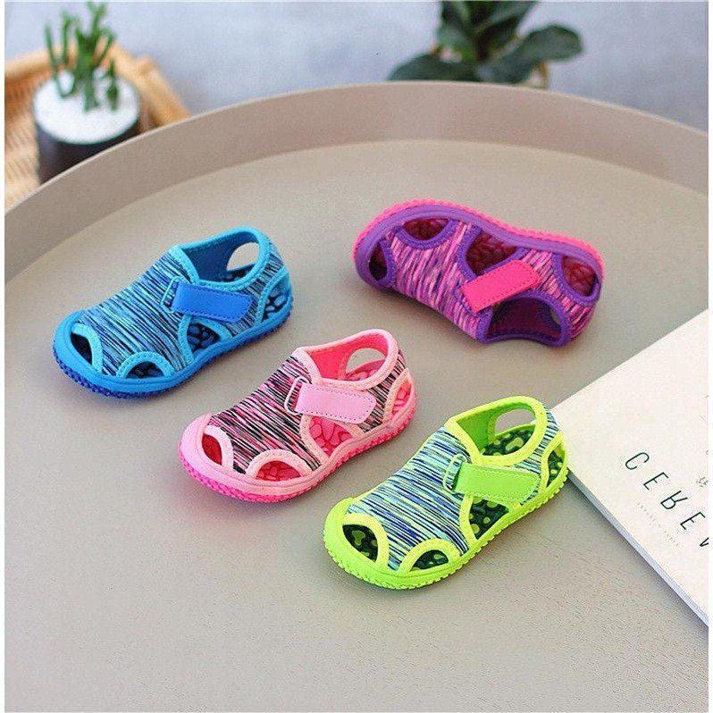 Schwimmsandalen für Kinder – Bild 2 | LuxeStyle