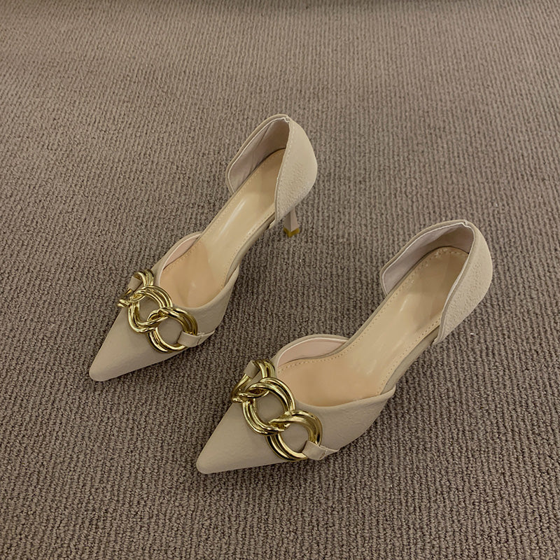 Elegante spitze High Heels mit Kettendetail – Bild 4 | LuxeStyle