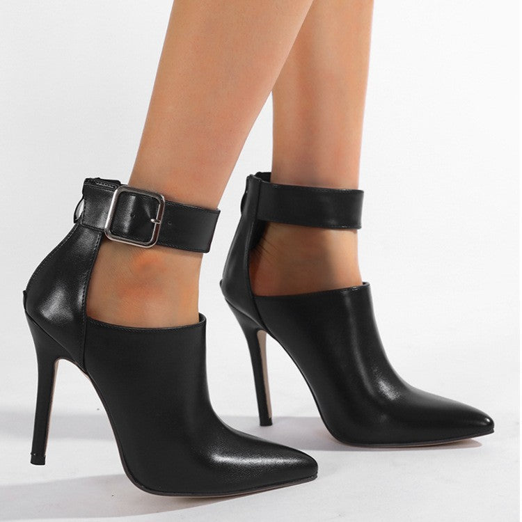 Stilvolle schwarze Stilettosandalen mit Zehenschlitz | LuxeStyle