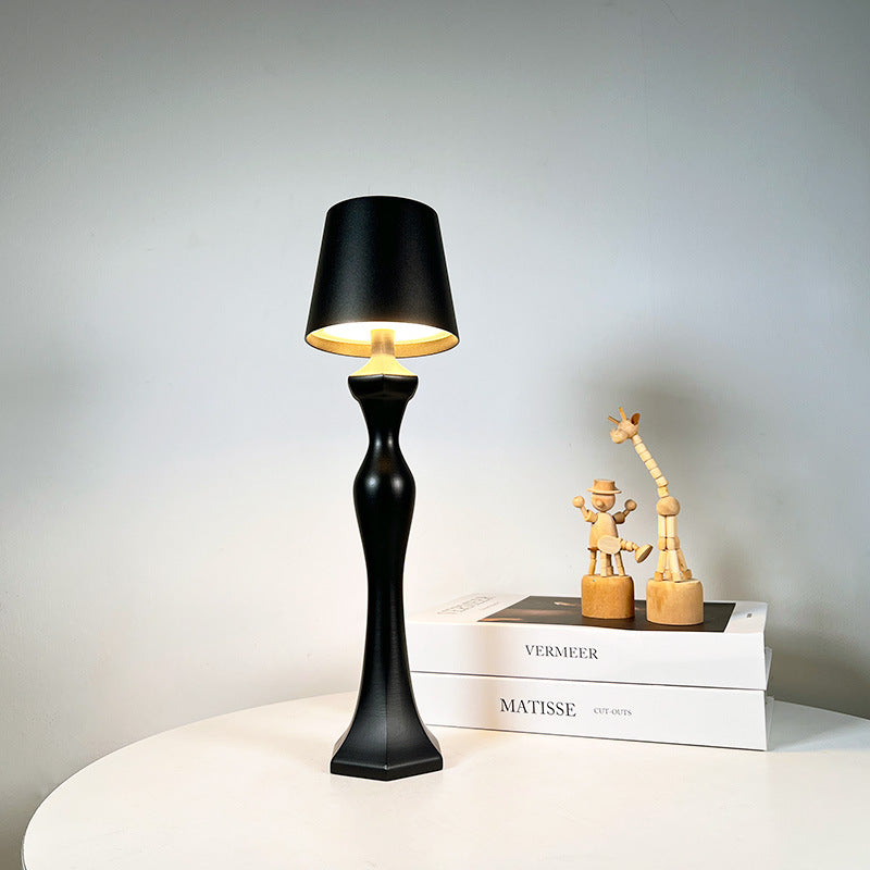 Kompakte Tischlampe Warmlicht Schwarz – Bild 4 | LuxeStyle