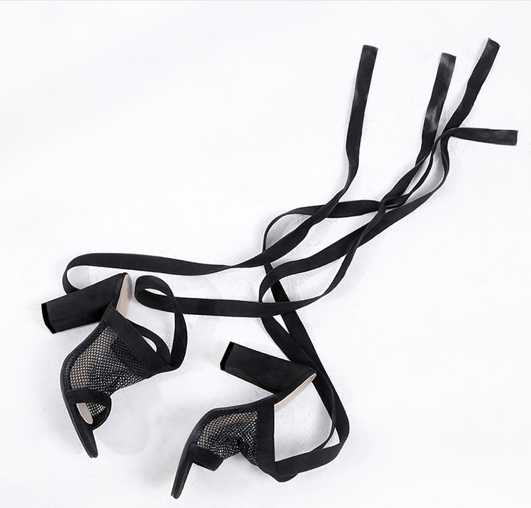 Hohe Keil-Sandalen