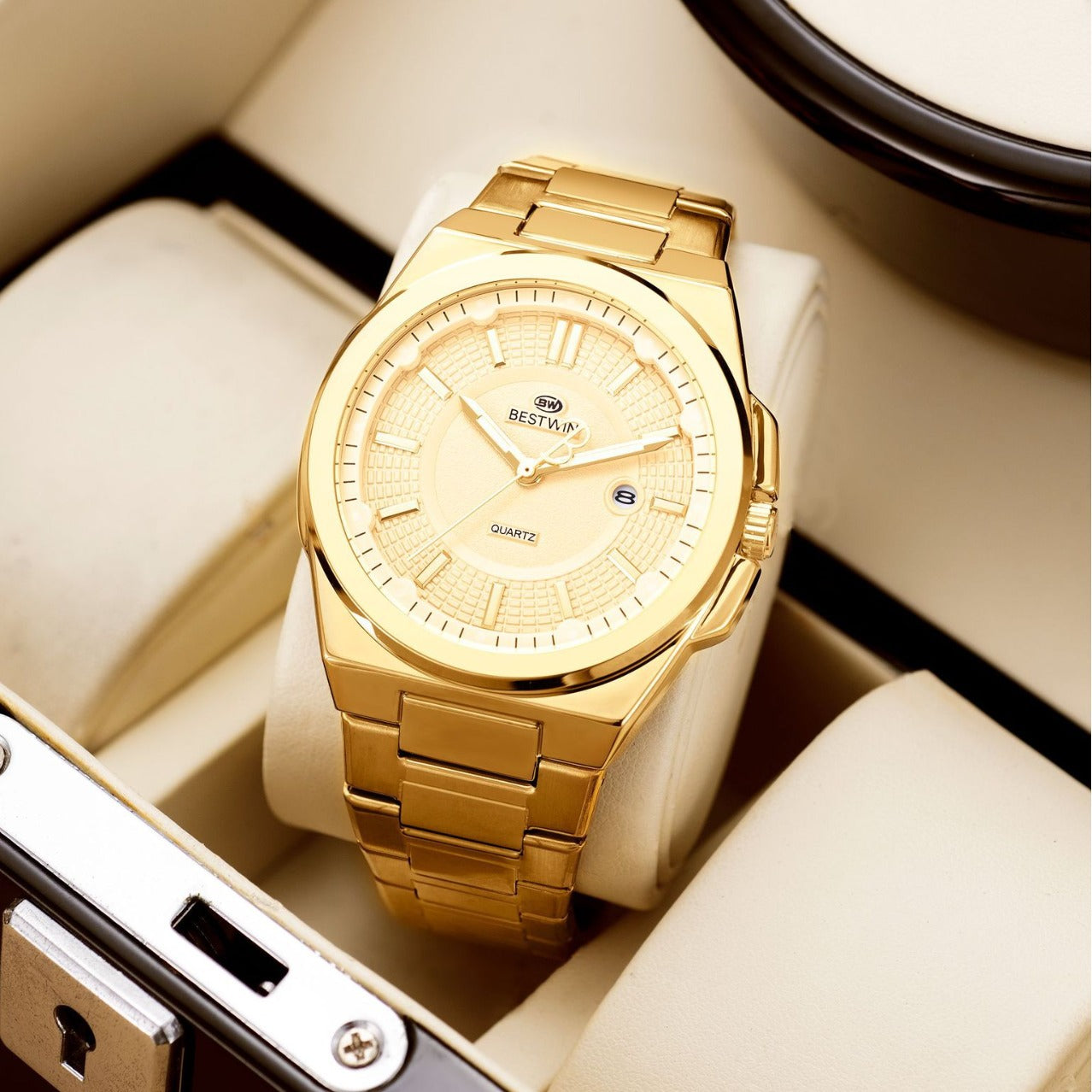 Herrenuhr mit Datumsanzeige und Leuchtzeigern