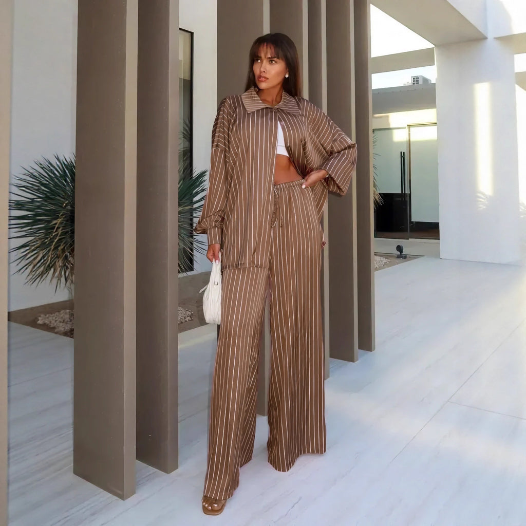 Gestreiftes Zweiteiler-Set mit Cardigan & Hose