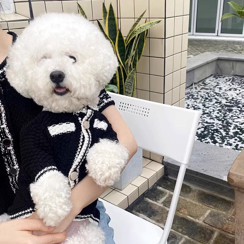Hundepullover mit Perlenkragen – Bild 3 | LuxeStyle