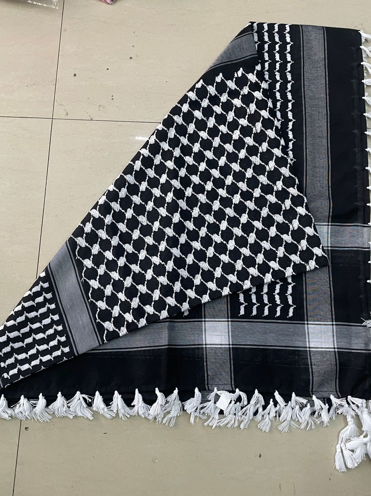 Kopftuch mit geometrischem Muster | LuxeStyle