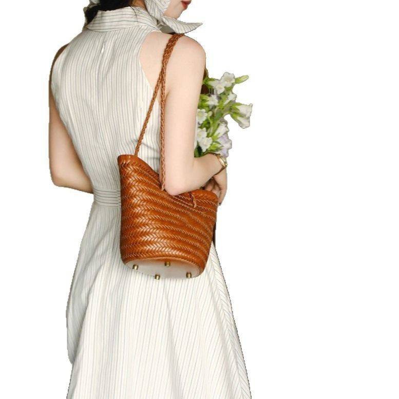 Retro gestreiftes Neckholder-Kleid mit Taillengürtel – Bild 4 | LuxeStyle