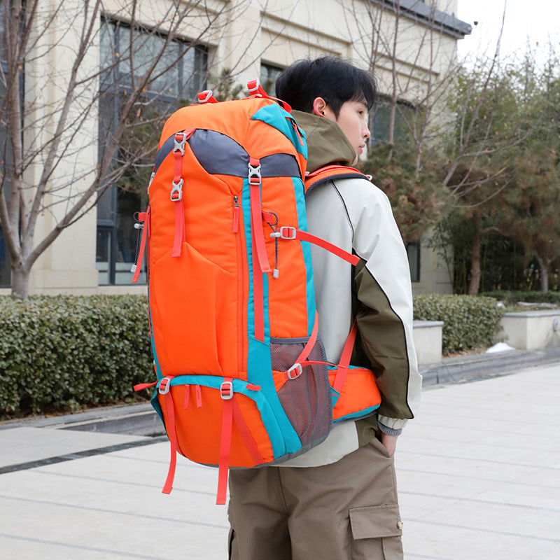 Grosser Outdoor-Rucksack