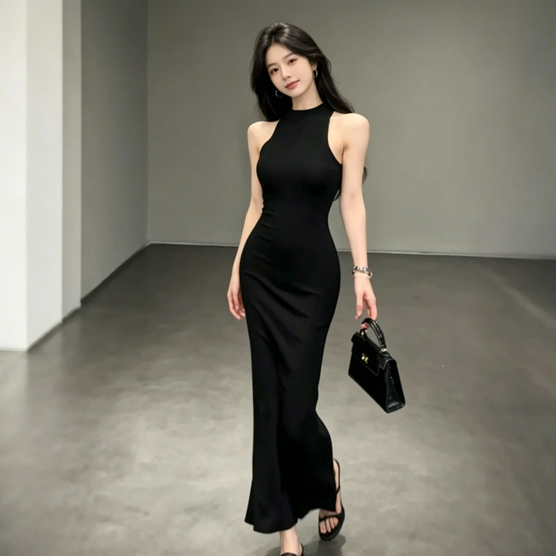 Schwarzes Halter-Neck Kleid mit Schnitt – Bild 2 | LuxeStyle