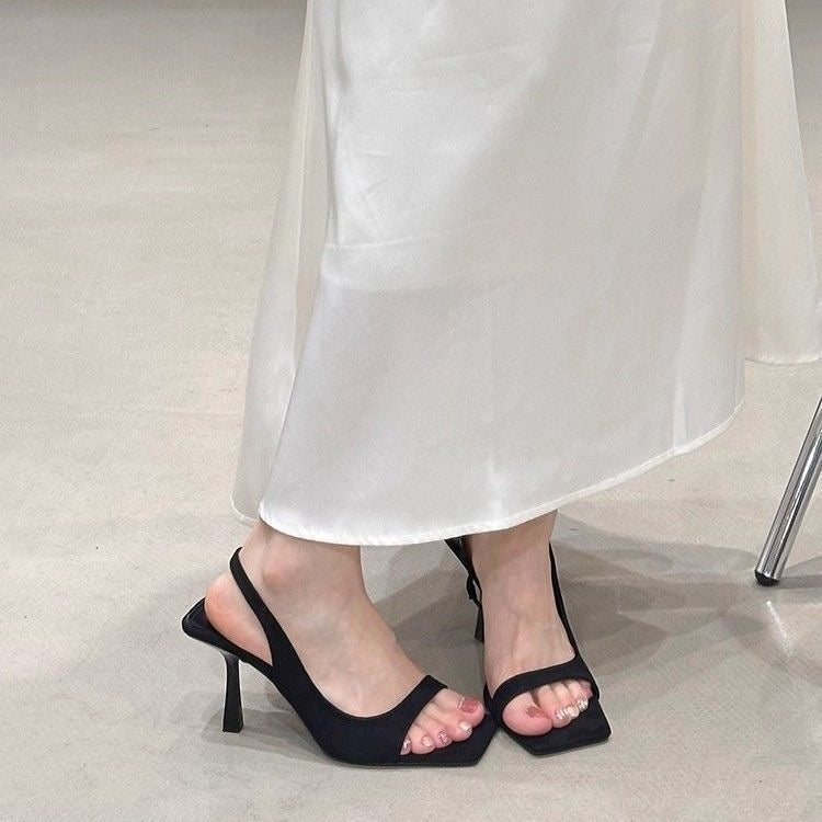 Stiletto High Heels mit eckiger Zehenpartie