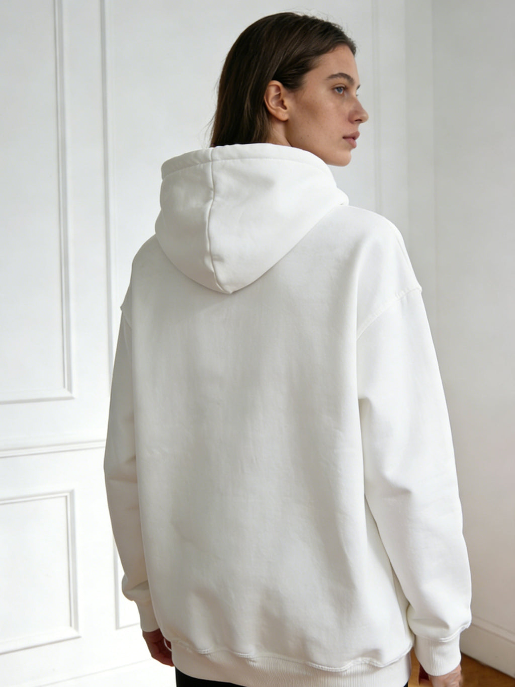 Weisser Oversize Hoodie mit Slogan-Stickerei