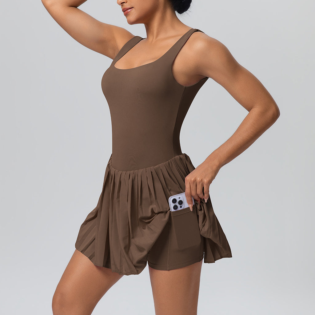 Tennis-Kleid «Match» · Plissee, integrierte Shorts