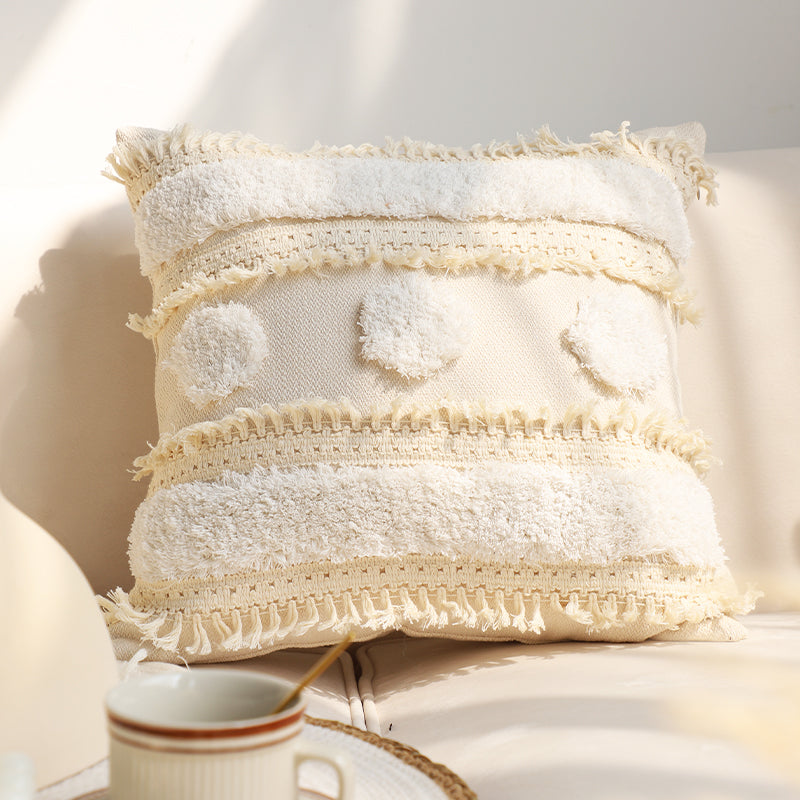 Kissenbezug mit Quasten und Tufting