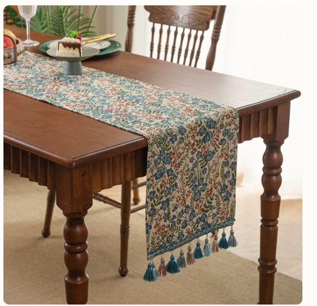 Rhyme Nordic Jacquard Tischläufer mit Quasten
