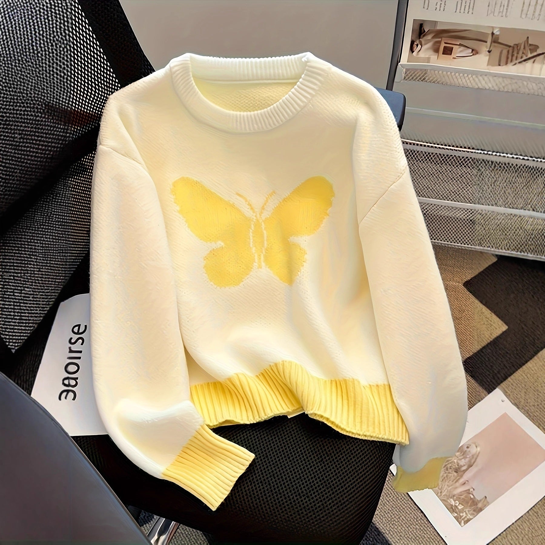 Strickpullover mit Schmetterlingsmuster
