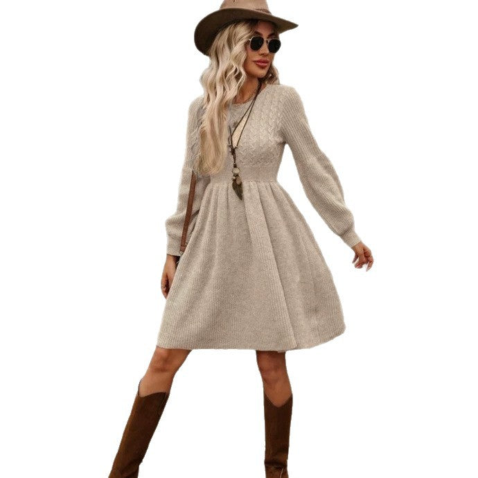 Strickkleid mit Rundhals und A-Linien-Rock