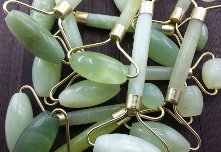 Jade-Gesichtsroller für natürliche Massage