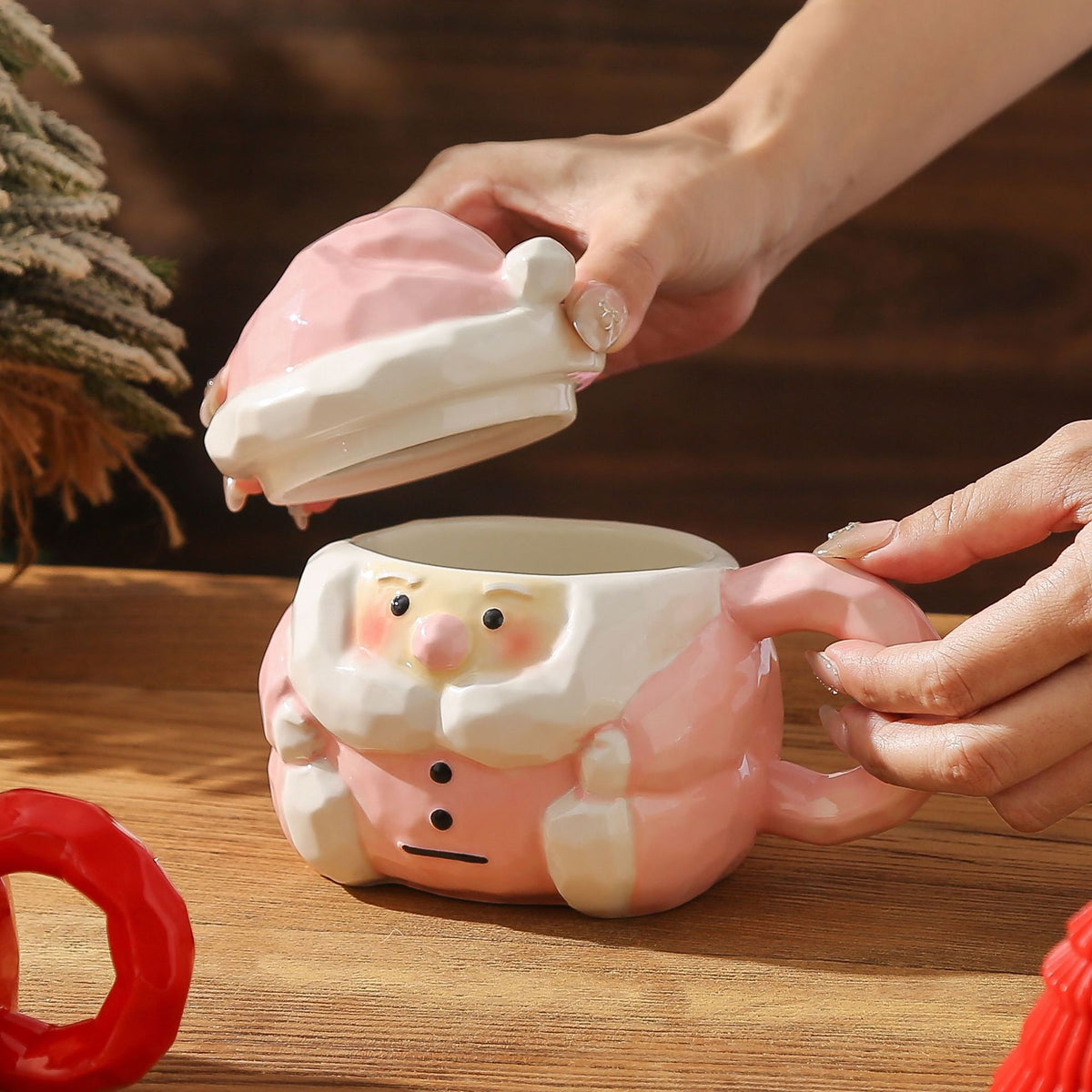 Keramische Tasse mit Weihnachtsmann‑Deckel – Bild 4 | LuxeStyle