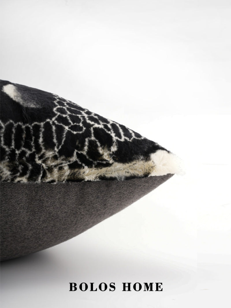 Sofa Kissenbezug mit Kaninchenfell-Imitat – Bild 5 | LuxeStyle