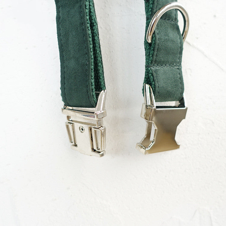 Dunkelgrünes Halsband für mittelgrosse Hunde – Bild 2 | LuxeStyle