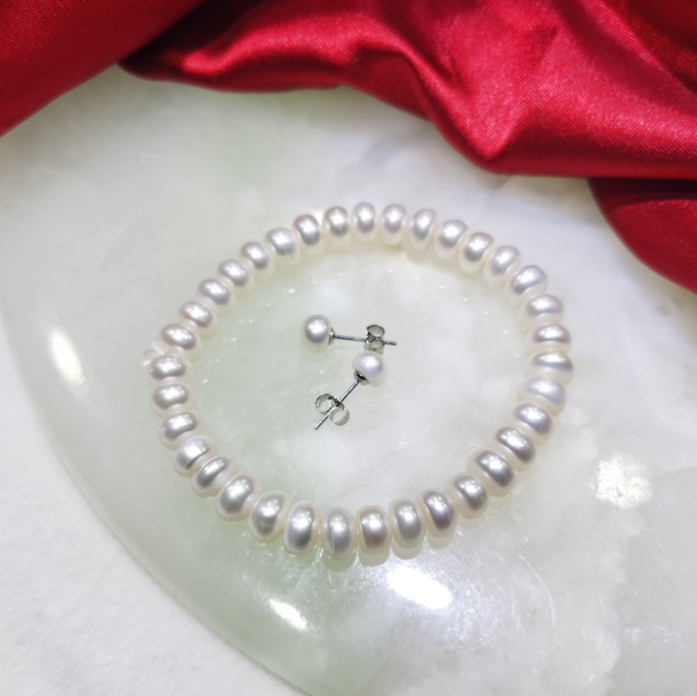 Pearlenset mit Halskette, Armband und Ohrstecker