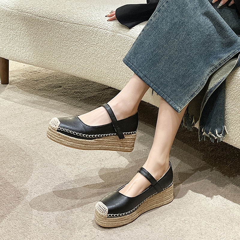 Elegante Keilabsatz-Pumps mit Knöchelriemen