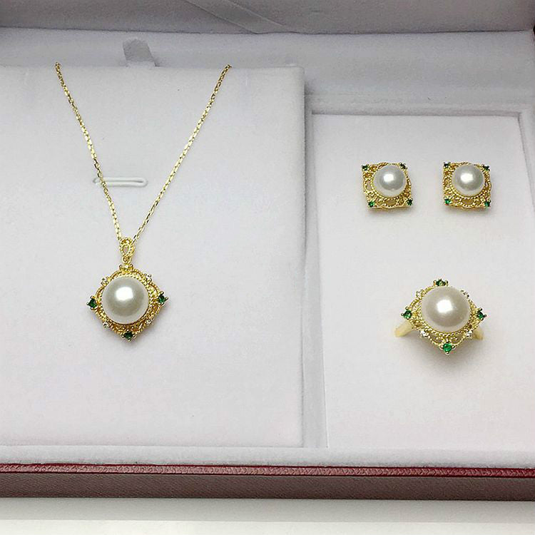 4er-Set aus Süßwasserperlen (Halskette, Ohrstecker, Ring)