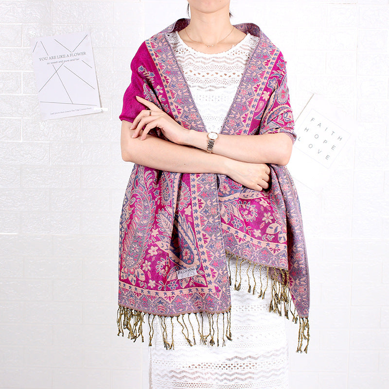 Jacquard Schal mit Cashew-Muster und Quasten
