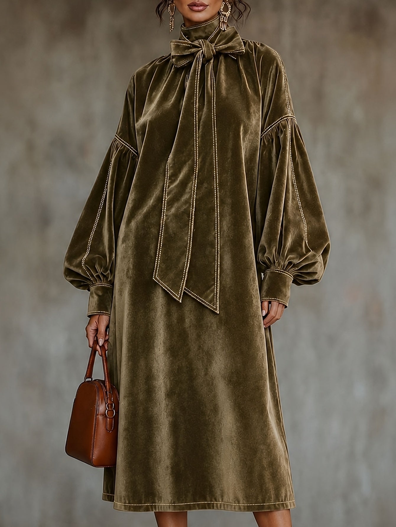 Samtkleid mit Schleife und hohem Kragen