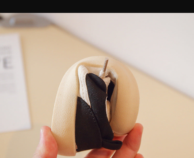 Weiche Kinderschuhe mit Klettverschluss