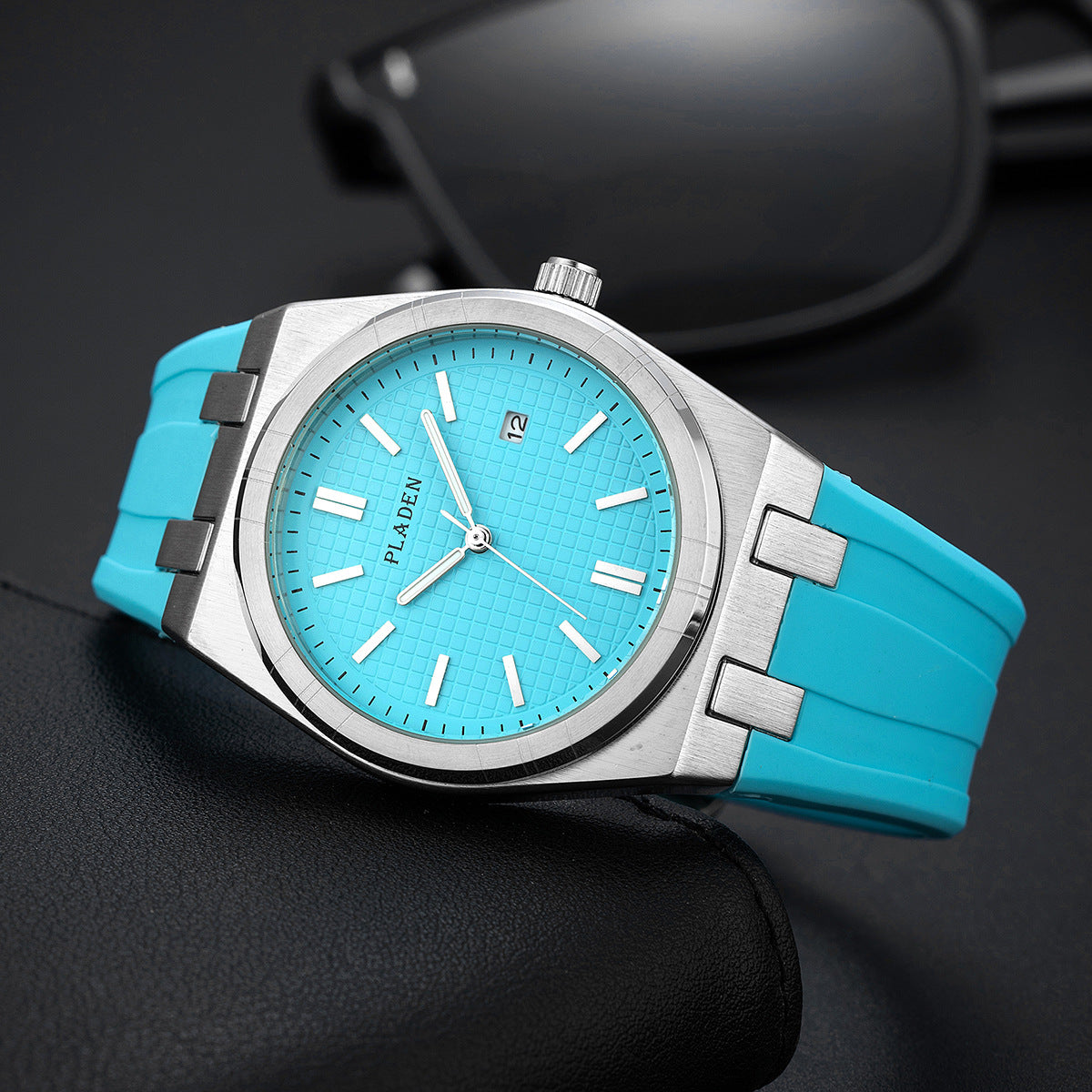 Minimalistische Silikon-Quarz-Uhr – Bild 2 | LuxeStyle
