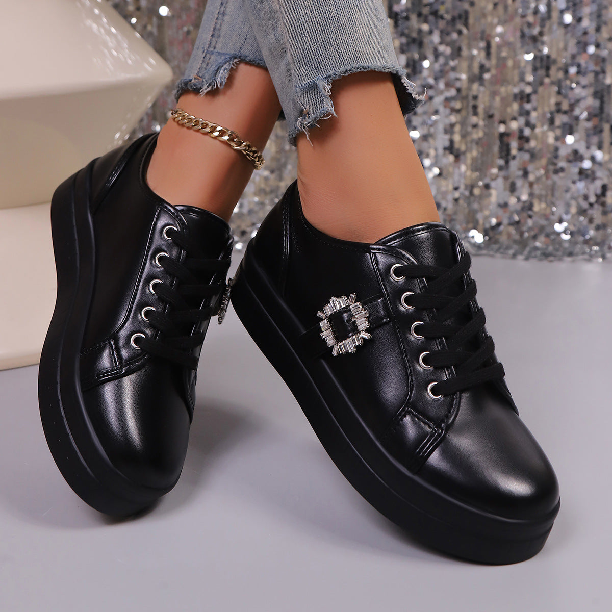 Sportliche Damen-Sneaker aus weichem PU-Leder