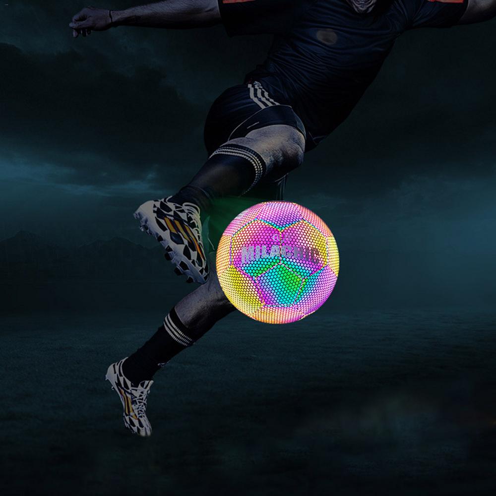 Reflektierender Holografischer Fussball – Bild 6 | LuxeStyle