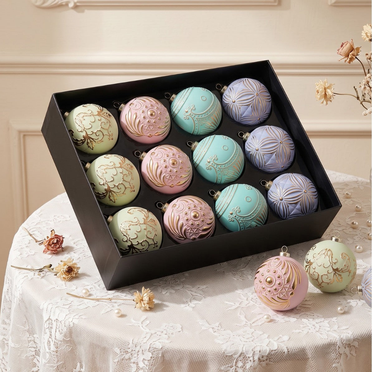 Weihnachtskugel 8 cm mit gemalten Mustern | LuxeStyle