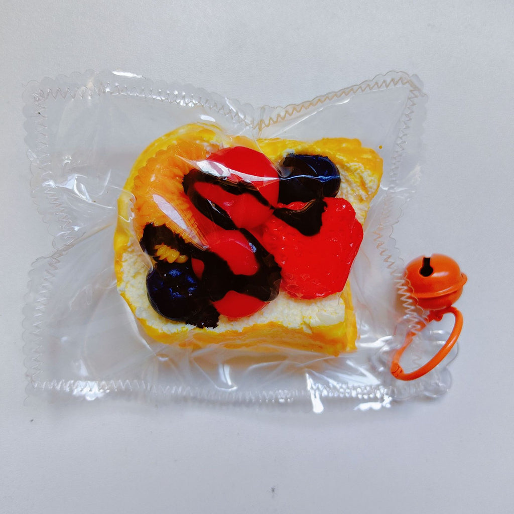 Toast Squishy Toy aus Silikon – Bild 2 | LuxeStyle