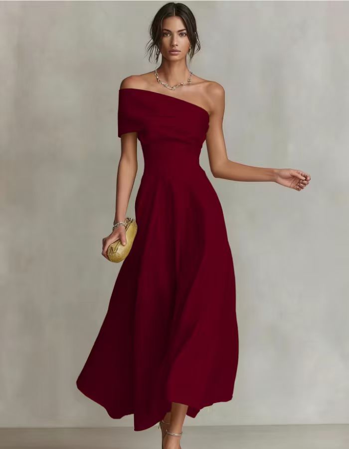 Tailliertes Off-Shoulder Maxikleid | LuxeStyle