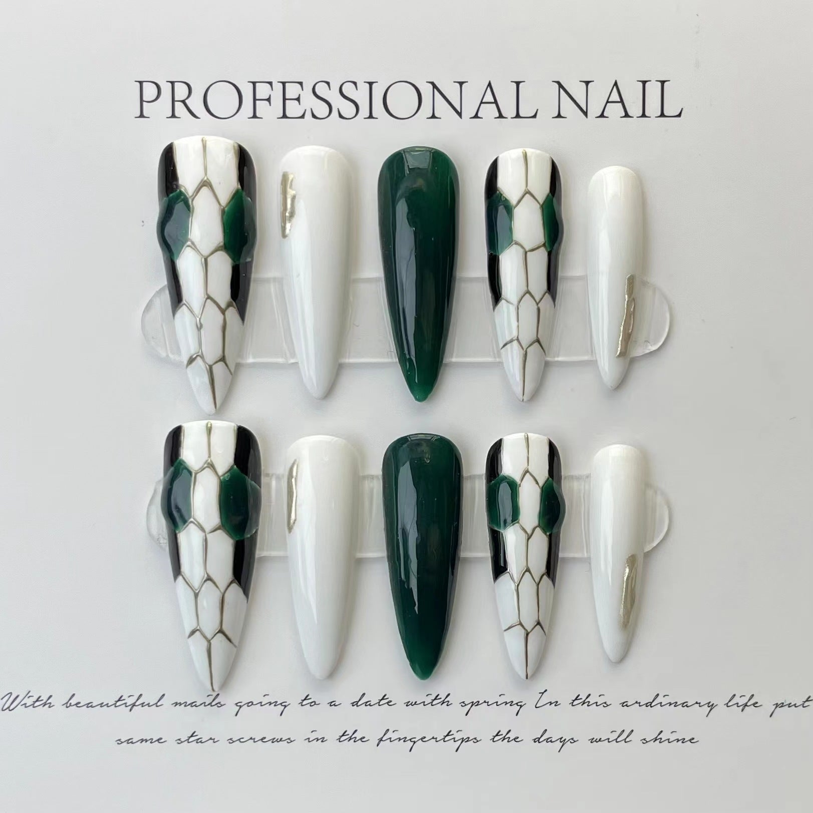 Nagel-Set Schlangenkopf-Design