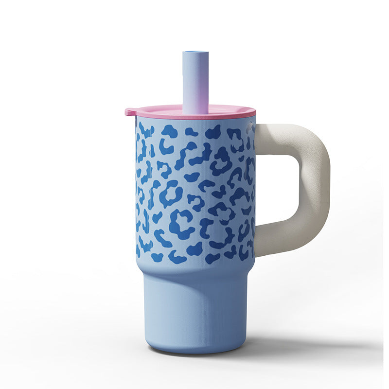 Isolierter Becher mit Leopardendruck