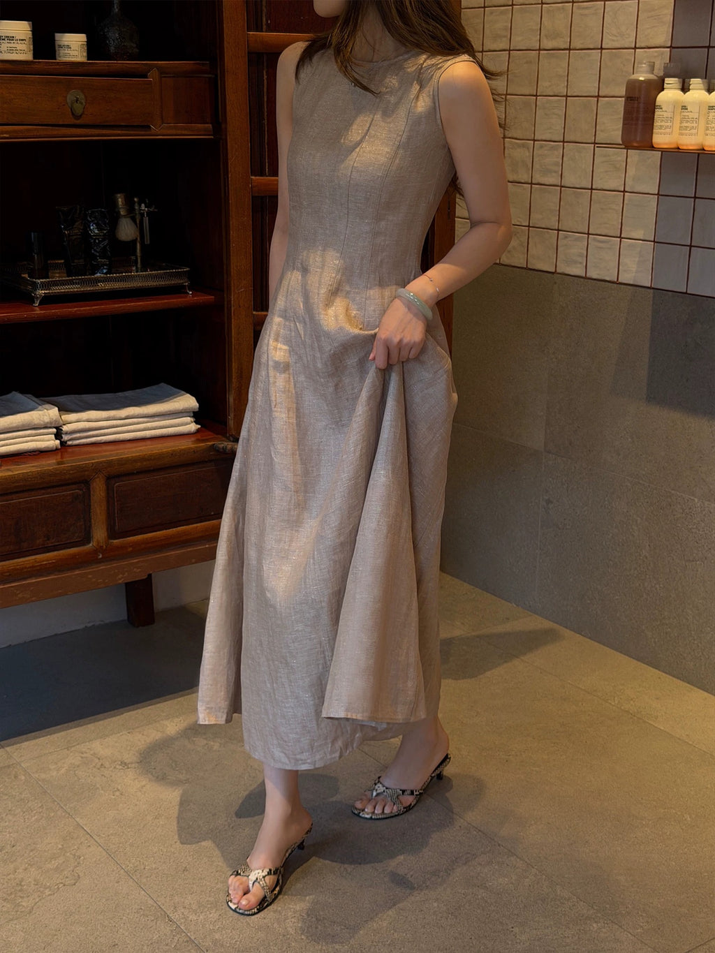 Leinen Tanktop-Kleid – Bild 7 | LuxeStyle