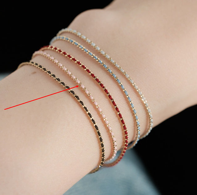 Geflochtenes Armband mit rotem Faden – Bild 7 | LuxeStyle