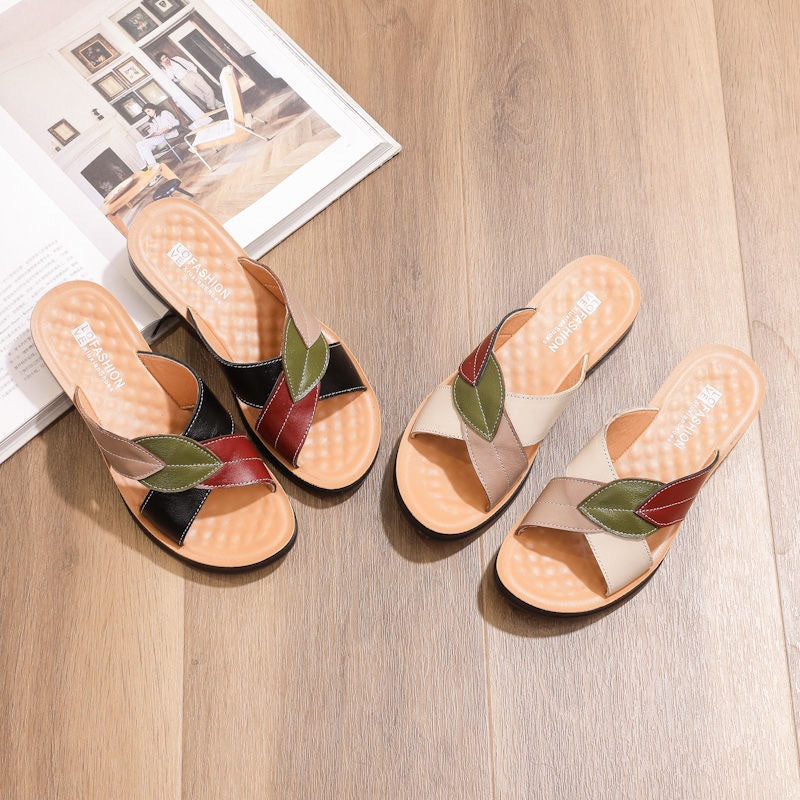 Bequeme Leder-Sandalen mit flacher Sohle – Bild 9 | LuxeStyle
