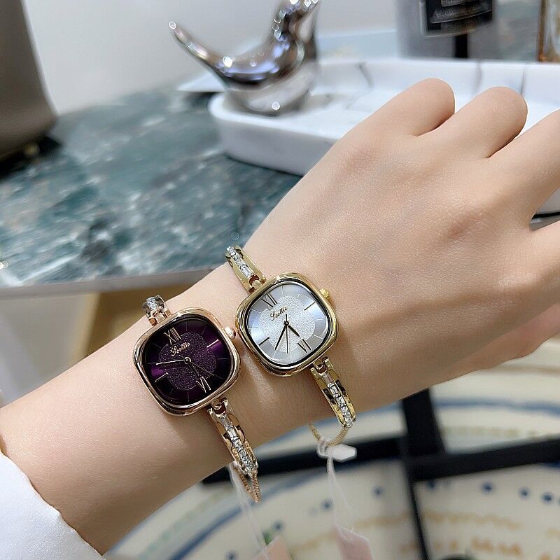 Personalisierbare Armbanduhr für Damen – Bild 1 | LuxeStyle