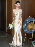 Champagnerfarbenes trägerloses Toastkleid | LuxeStyle