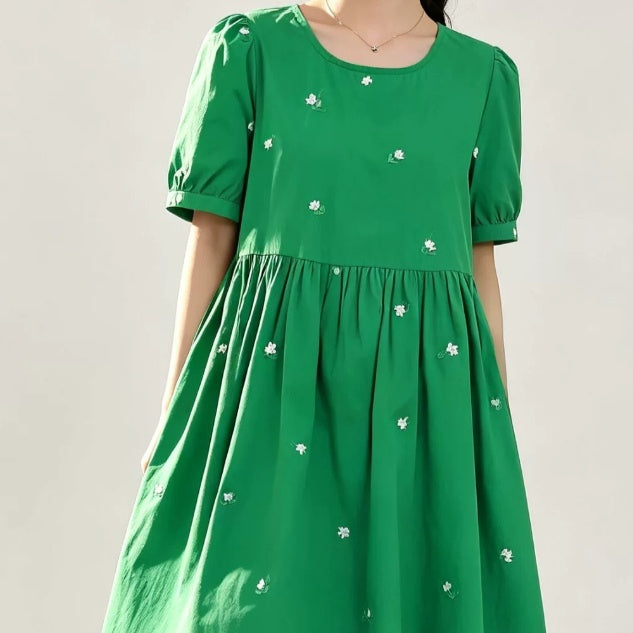 Besticktes Baumwollkleid im A-Linien-Schnitt | LuxeStyle