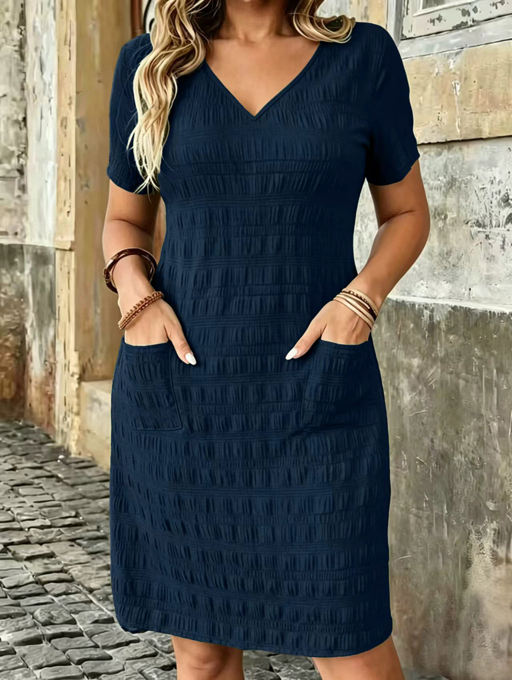 V-Ausschnitt Kleid mit kurzen Ärmeln