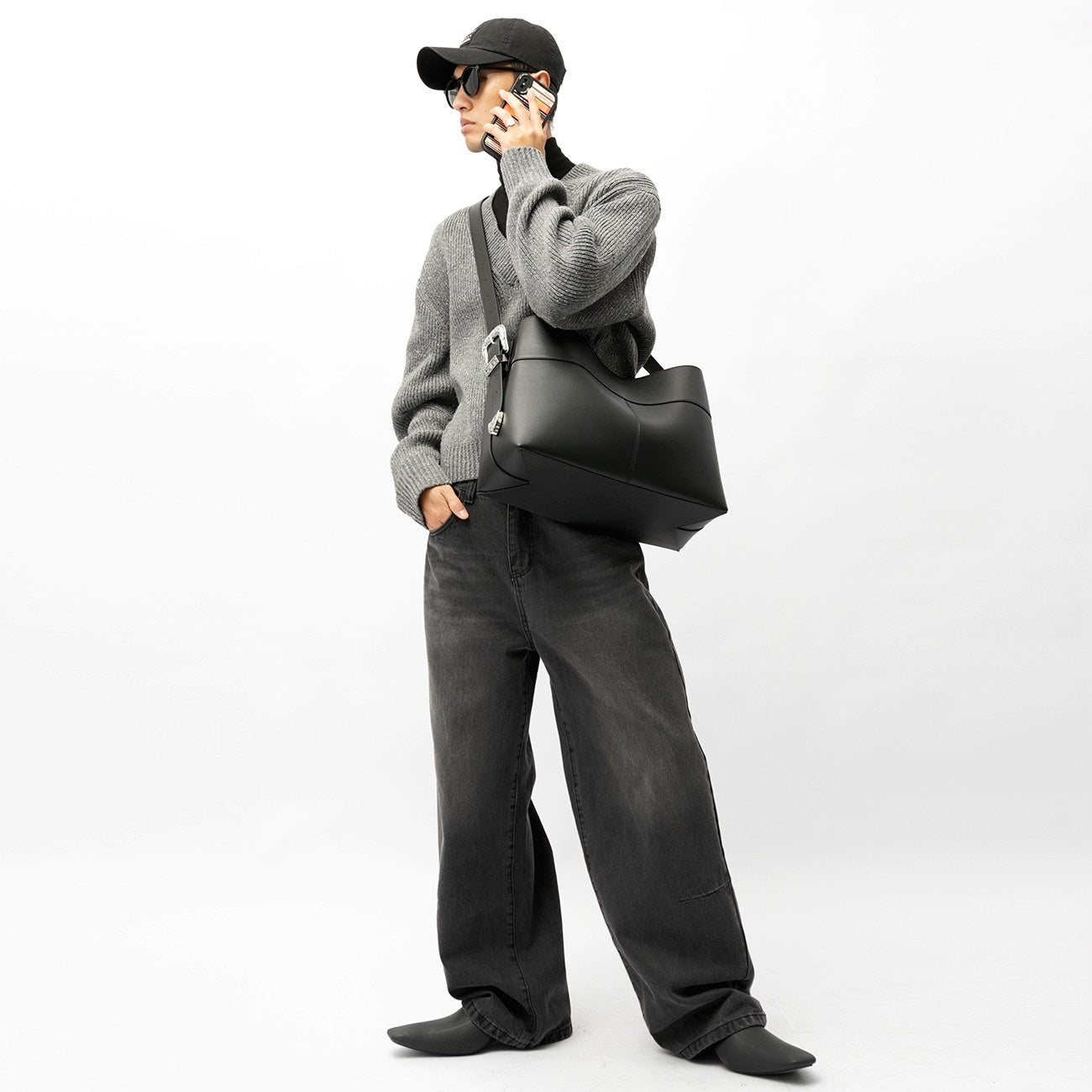 Grosse silberne Tasche für Herren