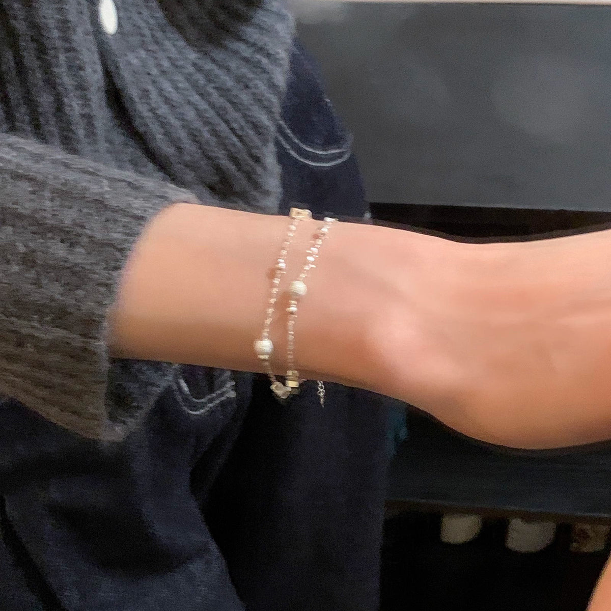 Doppelreihiges Armband aus 999er Feinsilber, matt – Bild 3 | LuxeStyle