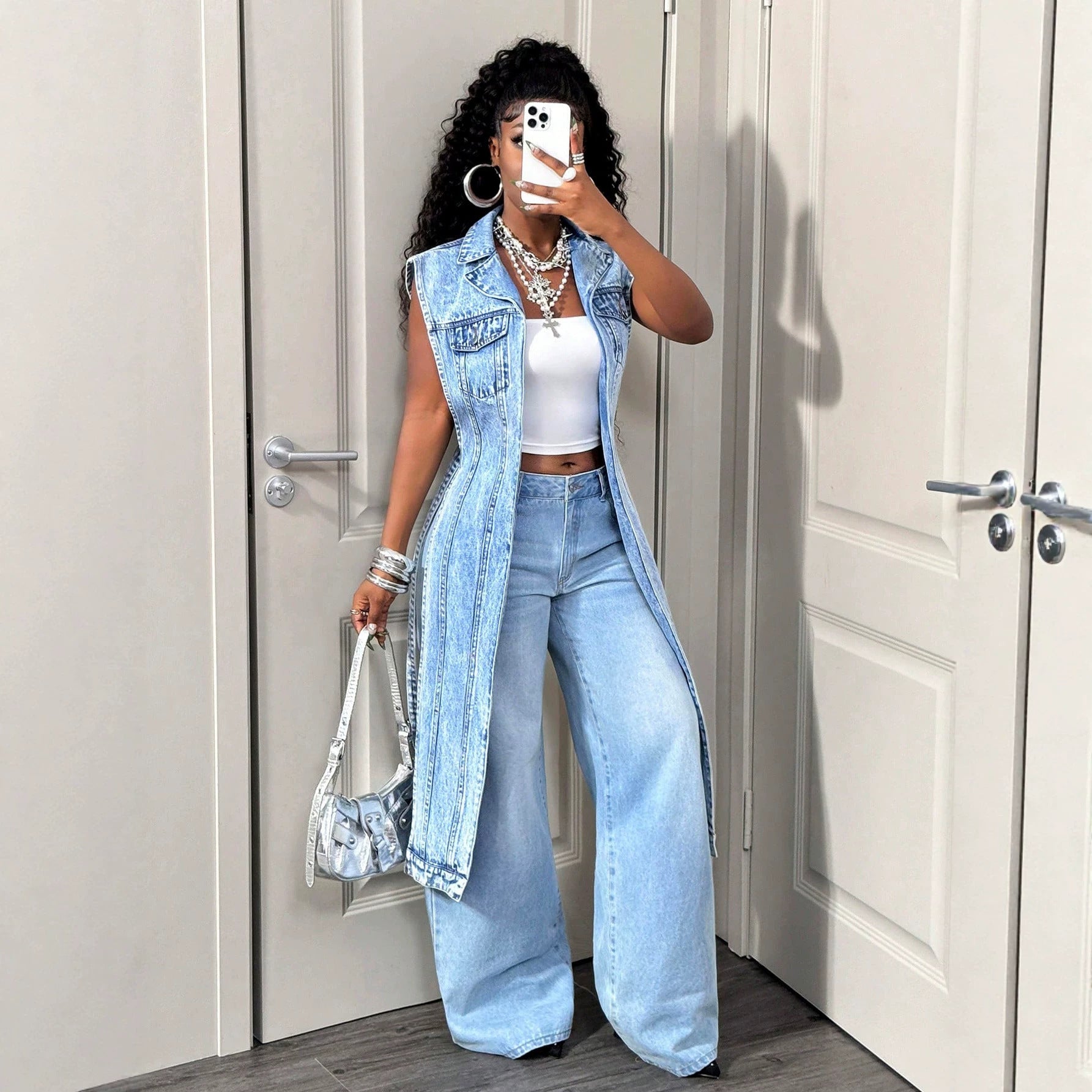Denim-Midi-Kleid mit asymmetrischem Saum