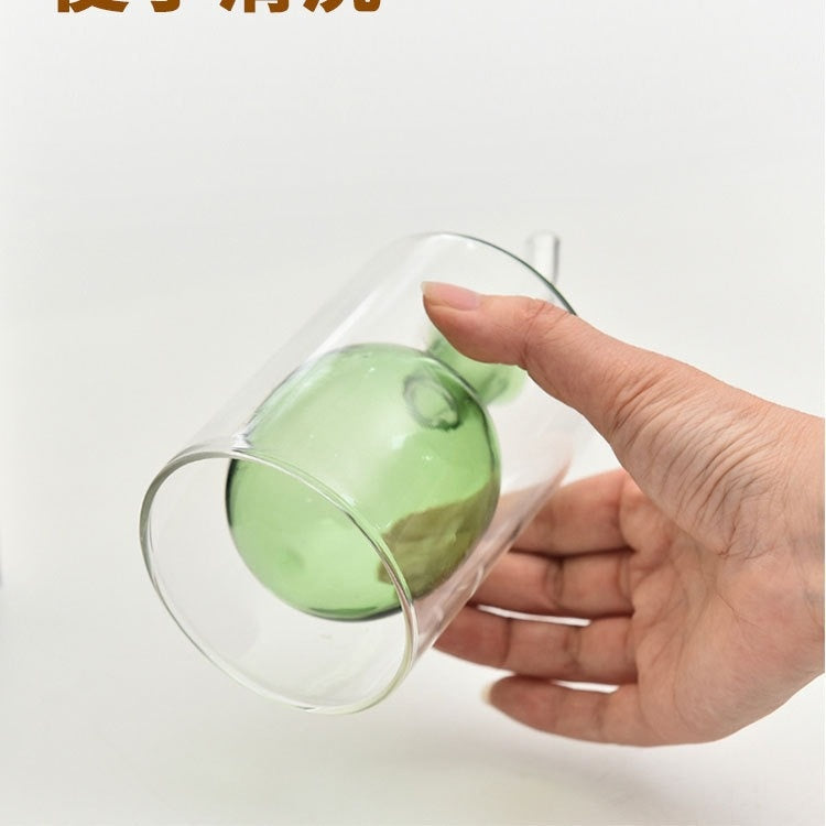 Doppelwandiger Öler aus farbigem Glas