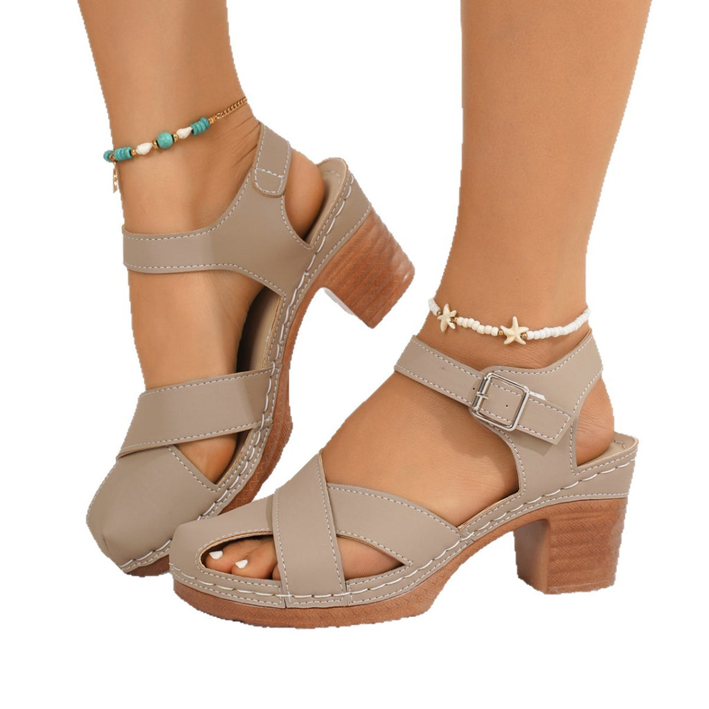 Sandalen mit Riemchen und hohem Absatz